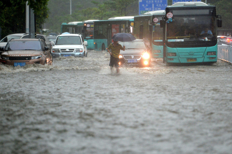 食品傳送帶廠(chǎng)家：廣東強(qiáng)降雨，你的快遞還好嗎